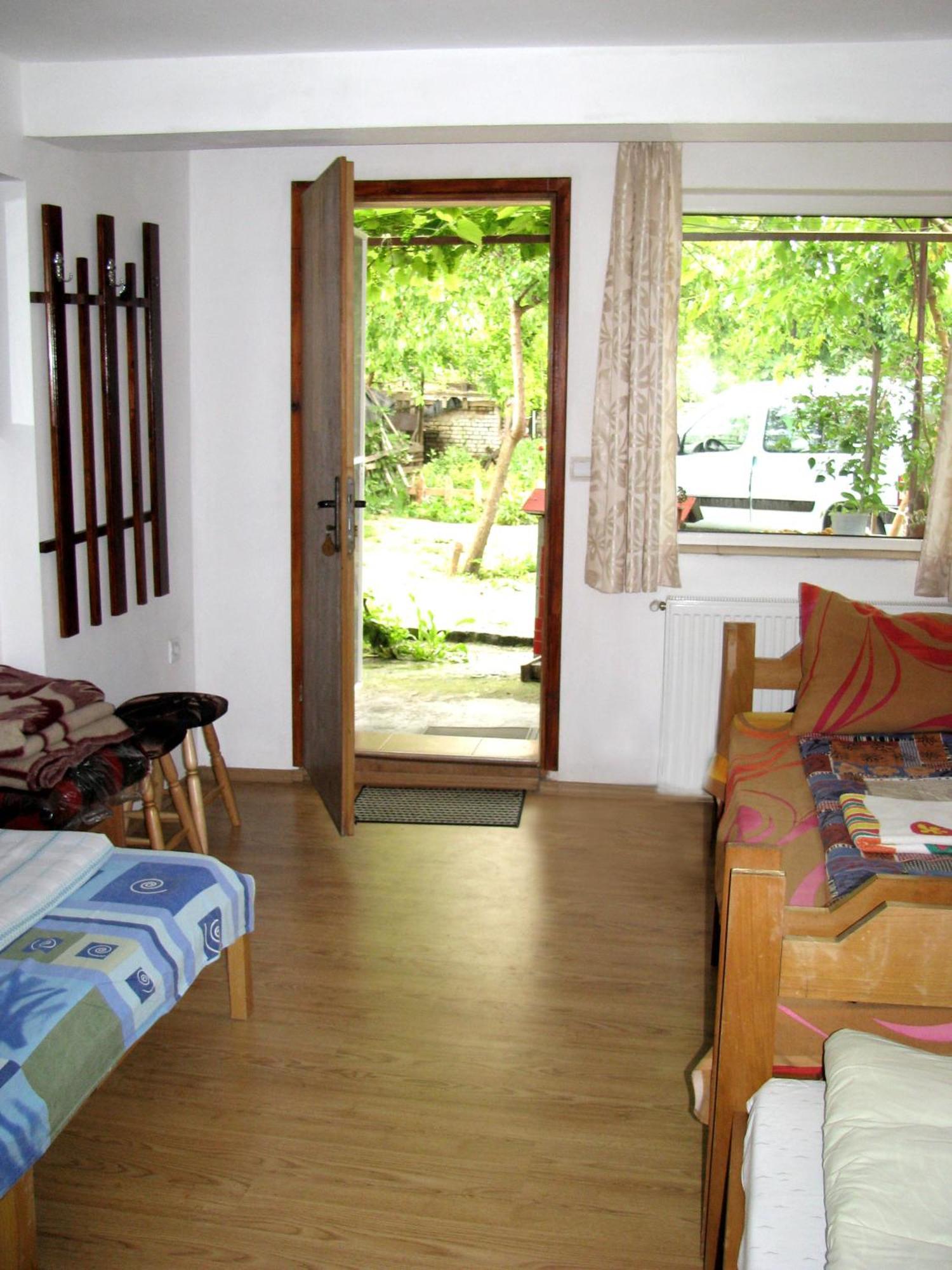 Guest House Familia Samovodene Exterior photo